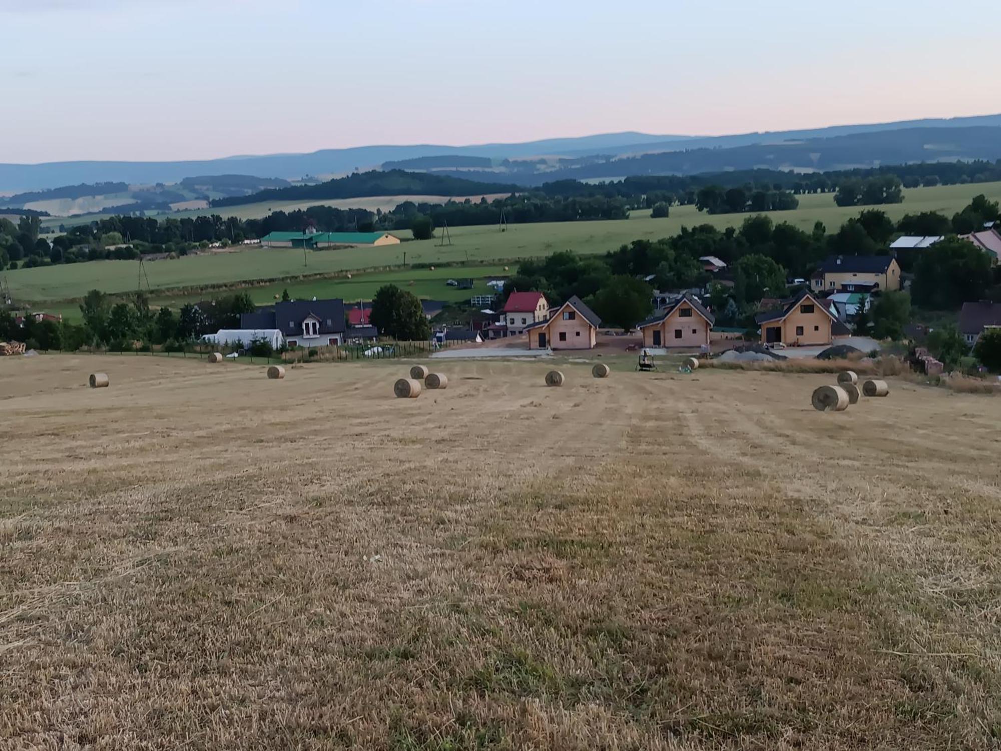 Domki Osada Bozkow W Kotlinie Klodzkiej Bagian luar foto